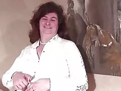 Granny cũ lớn với lông âm đạo