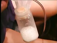 Sexy lông dài latina đôi bơm sữa từ ngực của mình bị sưng